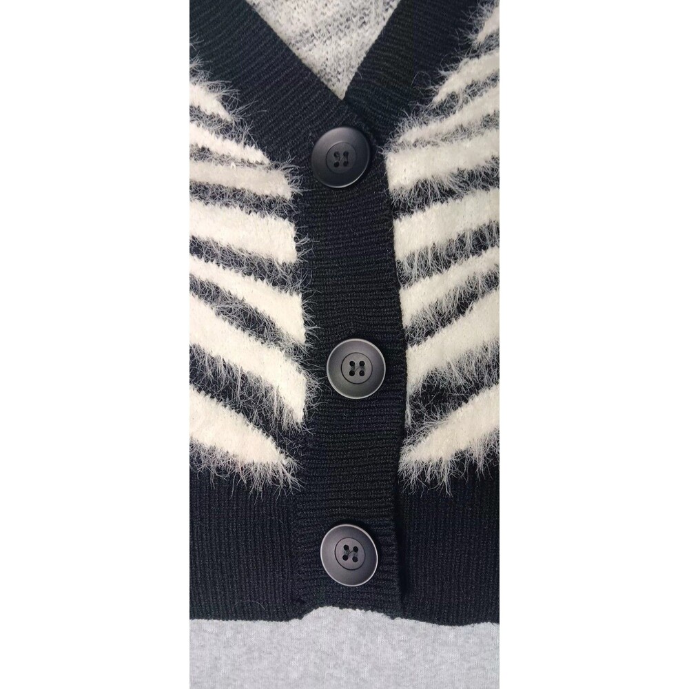 Forever 21 Cropped Button Up Cardigan Size Small Zebra Animal Pring Soft Eyelash - Picture 6 of 9